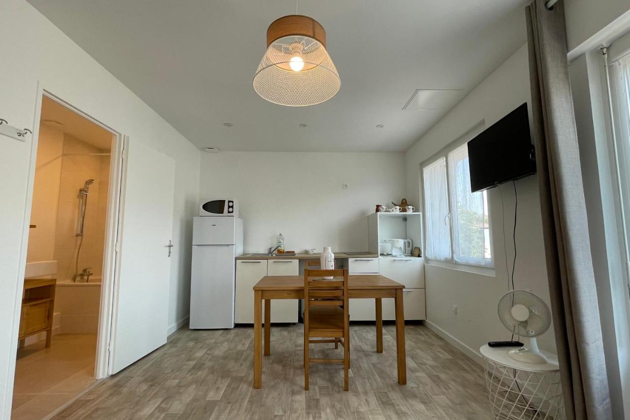 Le Bout Du Lac Studio Renove Avec Balcon Et Vue Sur La Montagne Annecy Exterior foto