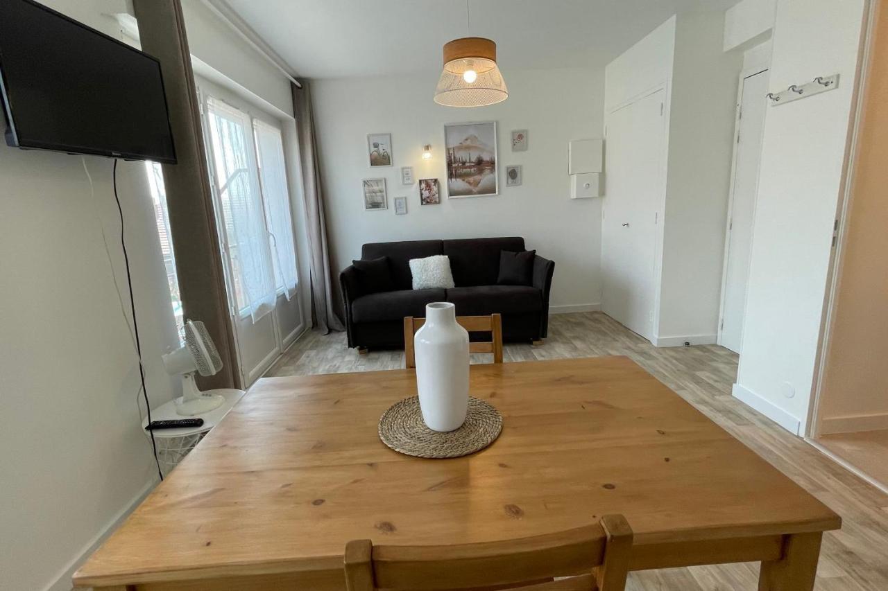 Le Bout Du Lac Studio Renove Avec Balcon Et Vue Sur La Montagne Annecy Exterior foto
