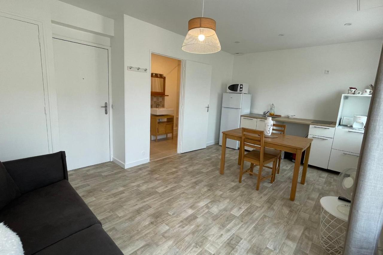 Le Bout Du Lac Studio Renove Avec Balcon Et Vue Sur La Montagne Annecy Exterior foto